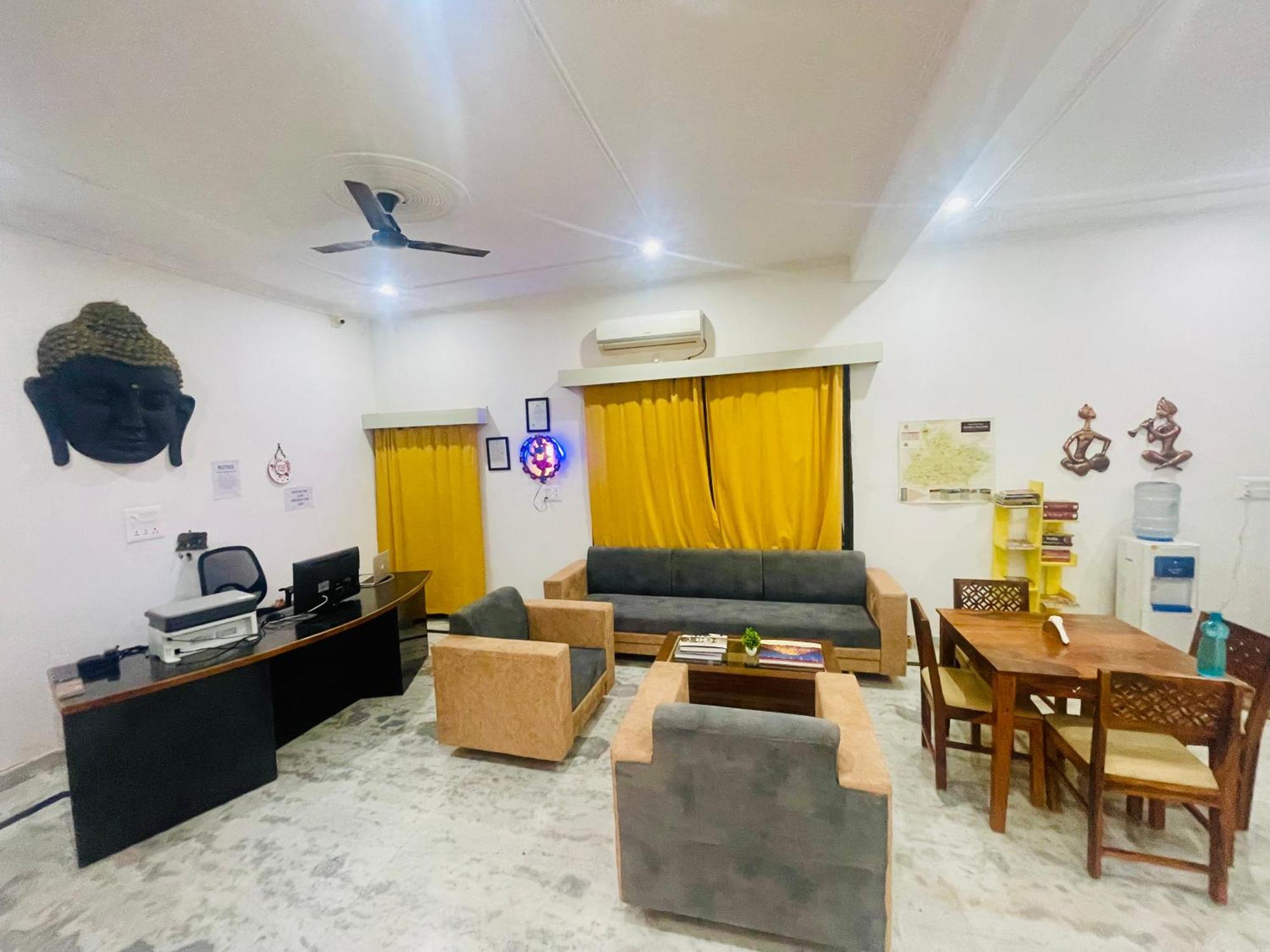 La Curcuma Luxury Homestay Khajuraho Exterior photo